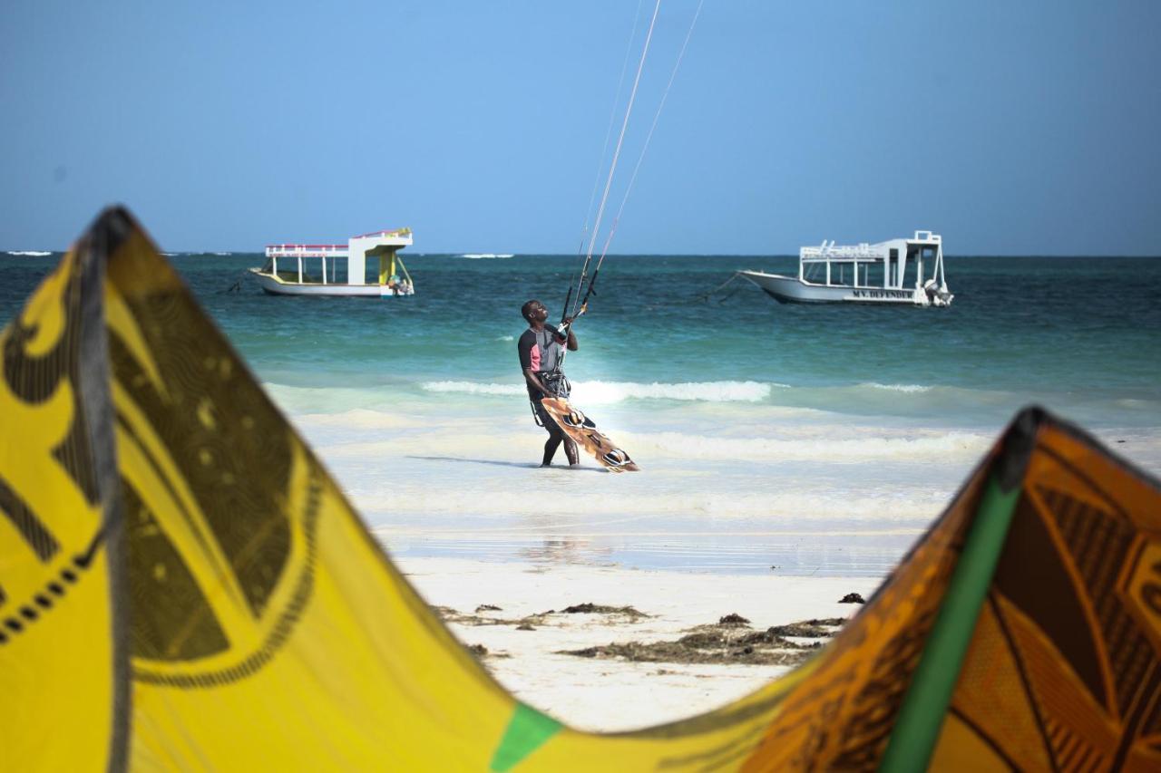 Coconut Village Beach Resort Diani Beach Esterno foto