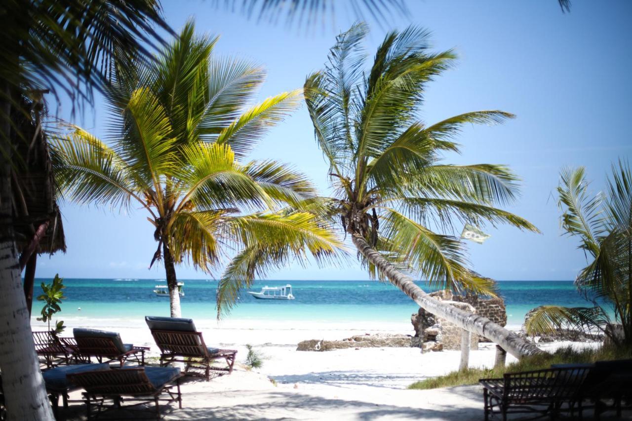 Coconut Village Beach Resort Diani Beach Esterno foto