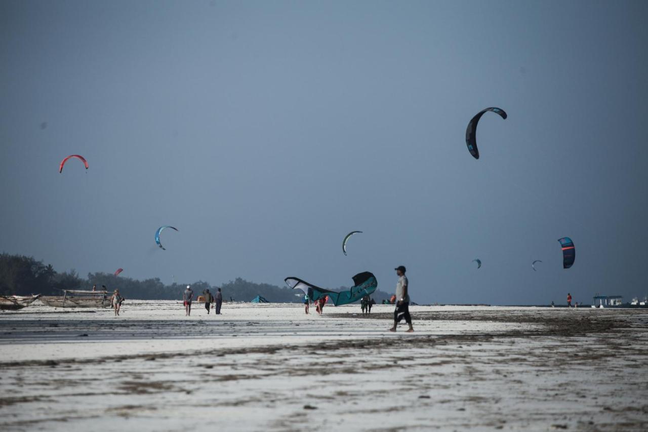 Coconut Village Beach Resort Diani Beach Esterno foto