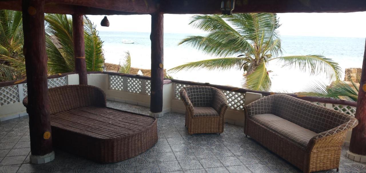 Coconut Village Beach Resort Diani Beach Esterno foto
