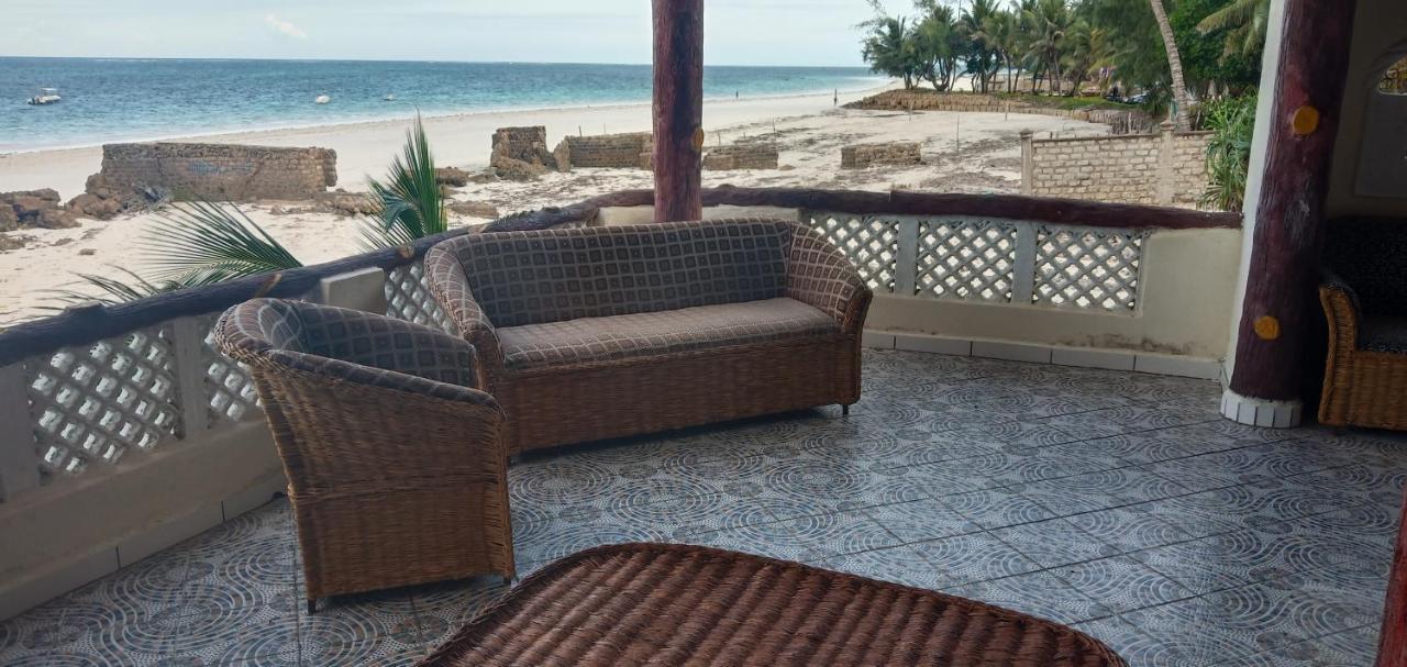 Coconut Village Beach Resort Diani Beach Esterno foto