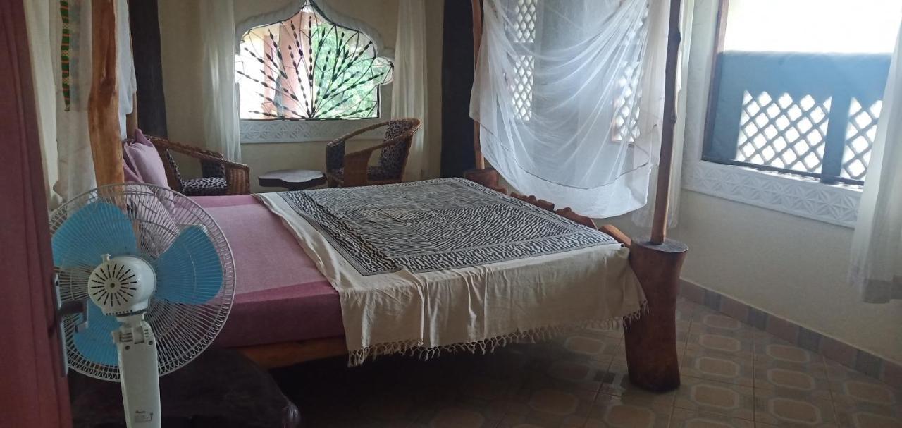 Coconut Village Beach Resort Diani Beach Esterno foto