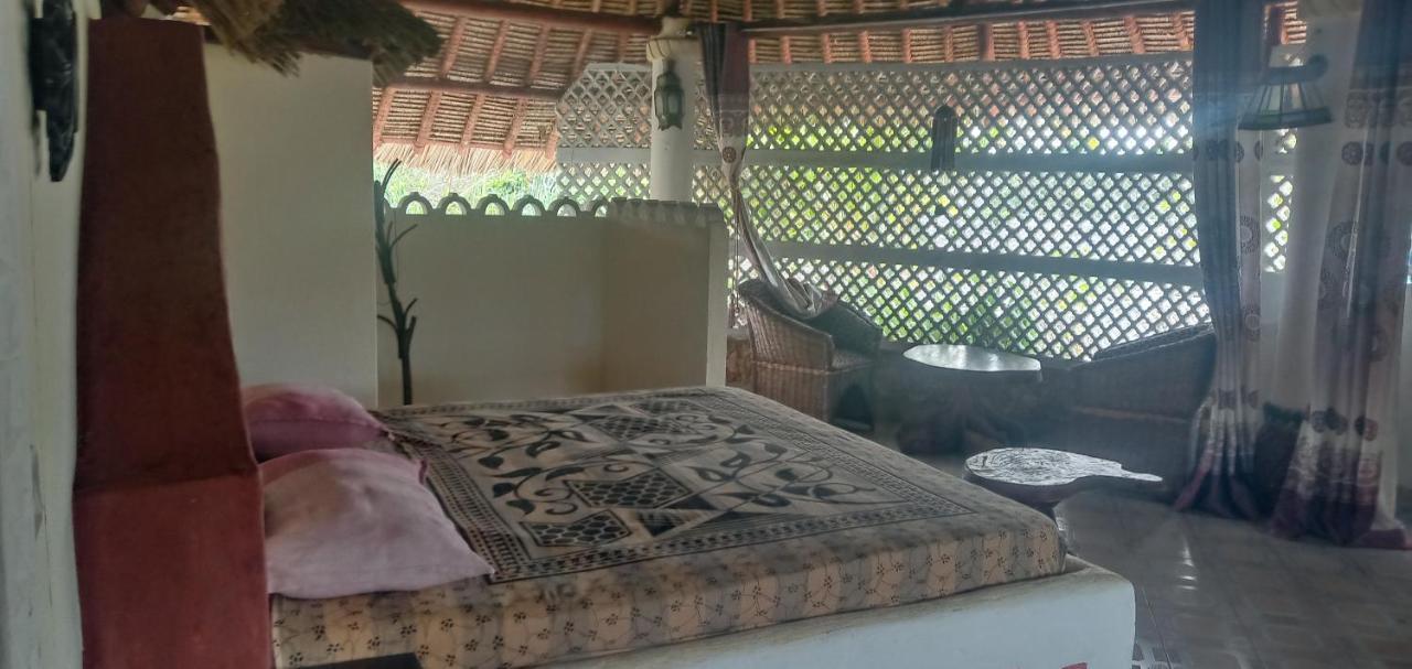 Coconut Village Beach Resort Diani Beach Esterno foto